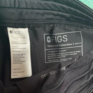 FIGS Zamora Jogger Scrub Pants